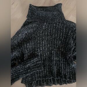 Cropped sweater